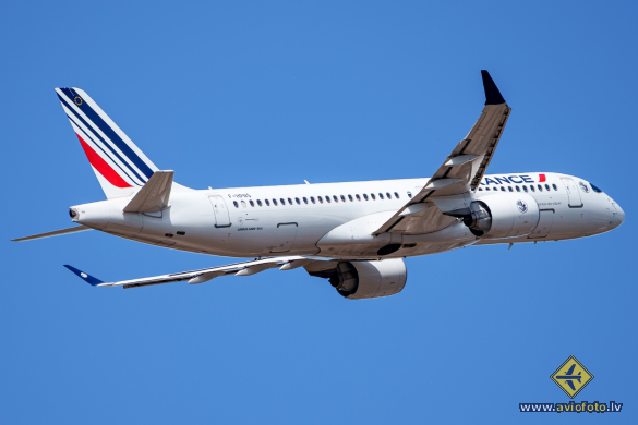 Airbus A220-300